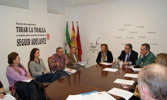 Zoido se reúne con los padres.