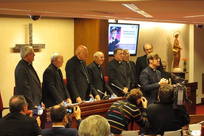 Padre Damián recoge el premio Bravo de los obispos