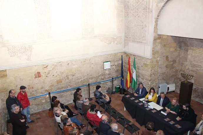 Alcalde y Ruiz presentan el disco-libro por el 700 aniversario de la Sinagoga