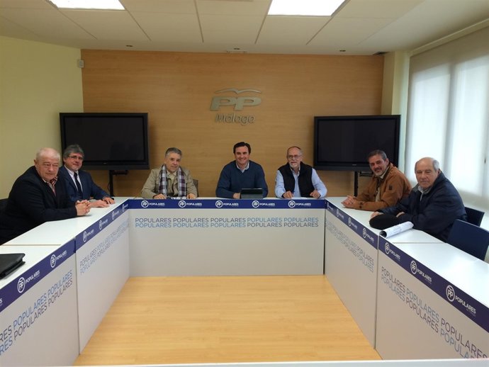 Reunión PP Málaga con plataformas vecinales reivindicativas respecto al metro