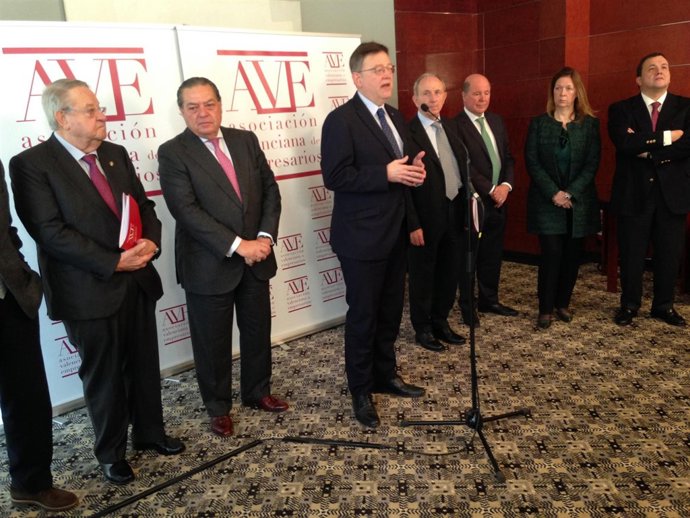 Puig y Boluda atienden a los medios