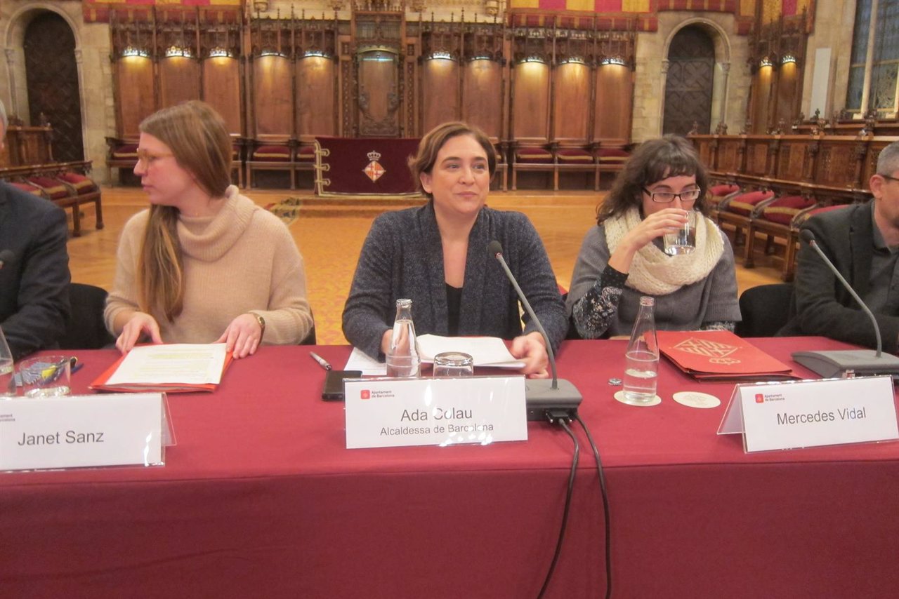 Ada Colau, Janet Sanz y Mercedes Vidal en el Pacto por la Movilidad
