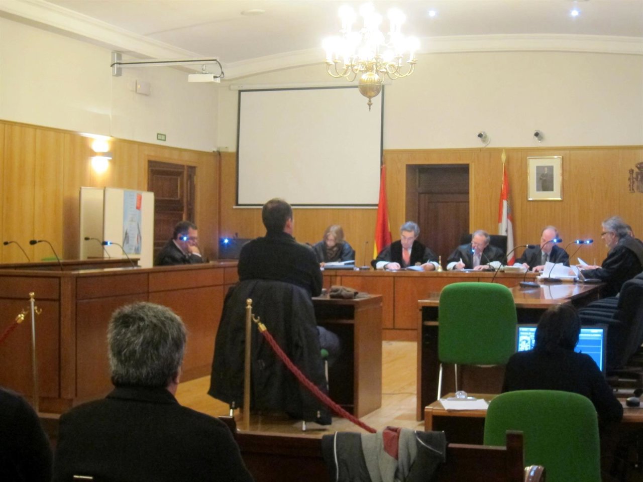 El jefe de Intervención de Armas, en el banquillo de la Audiencia de Valladolid.