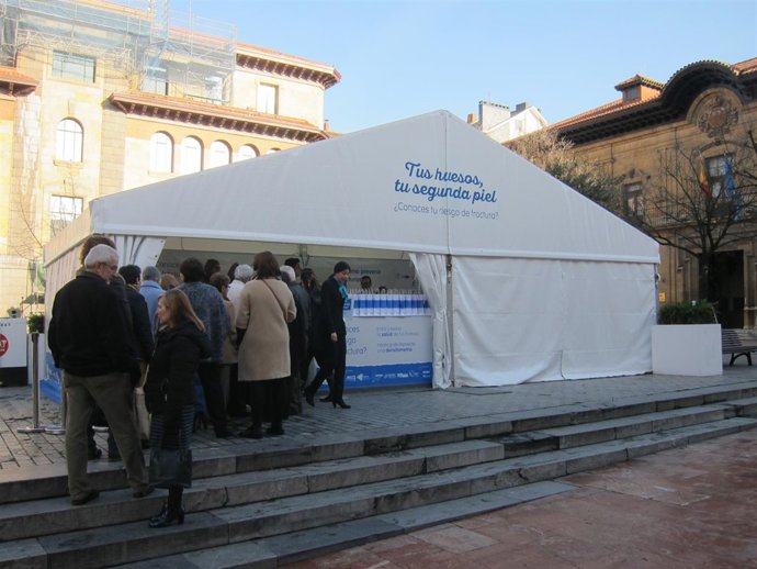 Campaña  'Tus huesos, tu segunda piel' en Oviedo