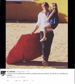 Foto publicada en Twitter de El Cordobés con su hija