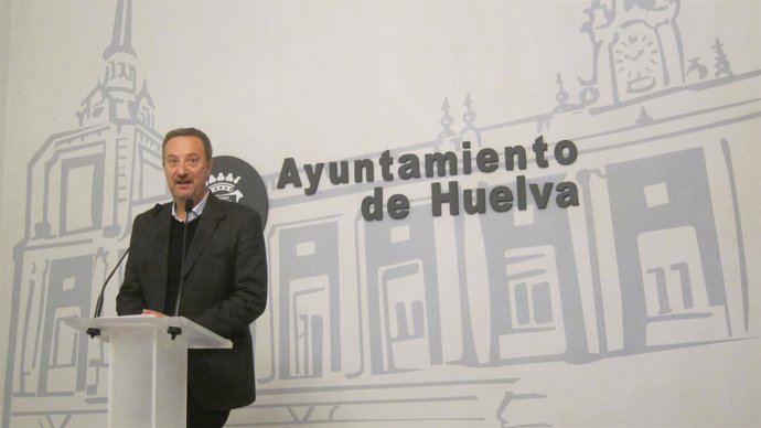 El portavoz del equipo de gobierno en el Ayuntamiento de Huelva, Manuel Gómez.