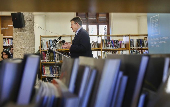 Ximo Puig presenta 'Llegim, llegim, llegim'