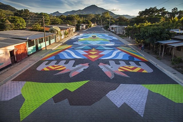 Pintan las calles de Nicaragua para promover el turismo frente a la sequía
