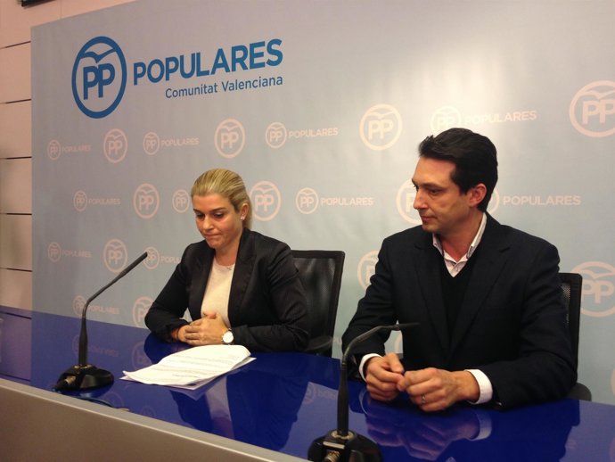 Ortiz y Betoret dan explicaciones en rueda de prensa