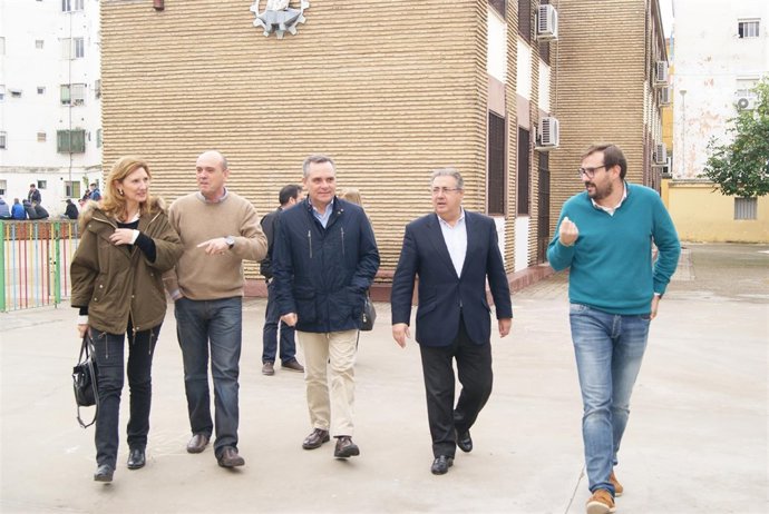El PP de Sevilla visita el Colegio Safa Blanca Paloma