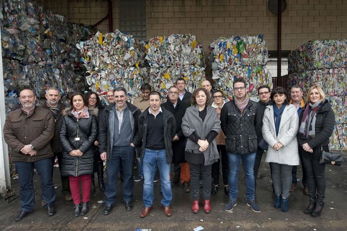 Elizande, en la visita a la planta de Moratiel, en Peralta. 