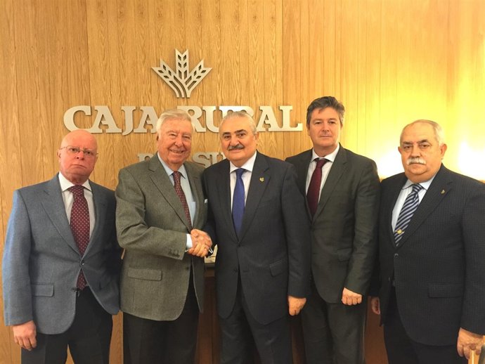Represetantes de Caja Rural del Sur y del Consejo de Hermandades y Cofradías