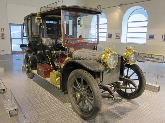 Vehículo clásico del Museo de Historia de la Automoción de Salamanca