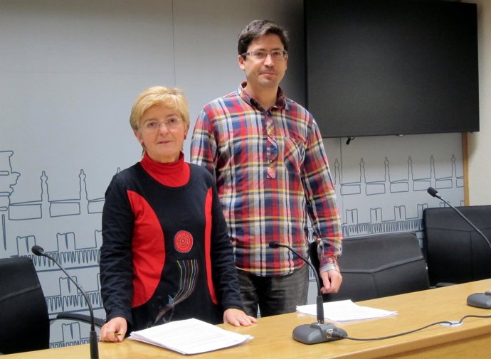 Los concejales de Ganemos Salamanca Pilar Moreno y Gabriel de la Mora.