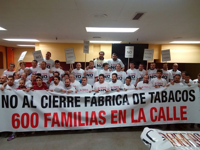 Trabajadores de Altadis protestan por cierre empresa