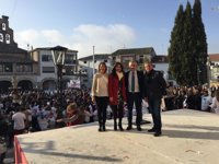 Unos 1.500 personas participan en Mengíbar en el Día Escolar de la Paz