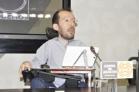 Echenique entiende que el PP proponga una gran coalición, pero no Felipe González