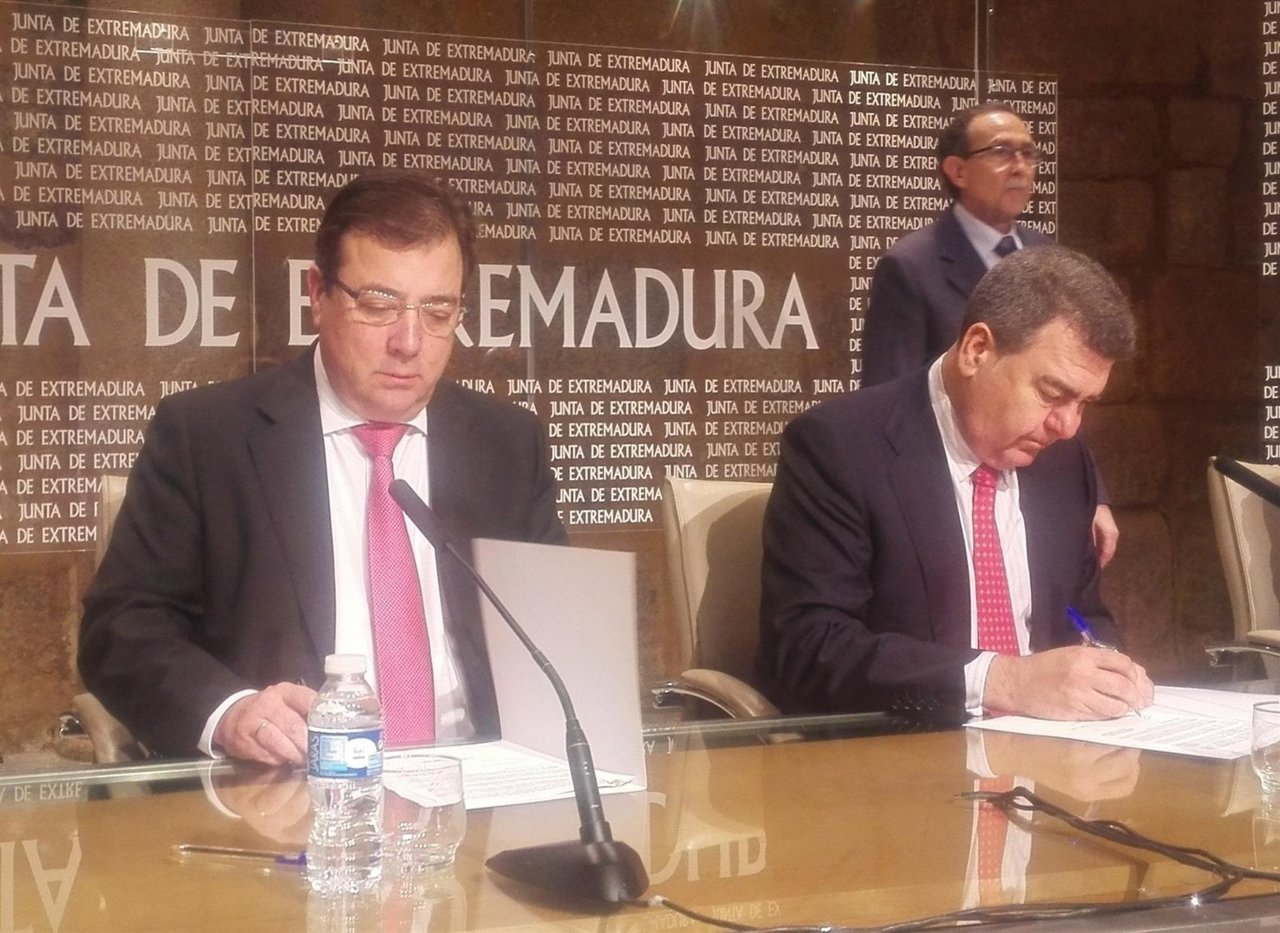 Firma Air Nostrum para vuelos a Extremadura