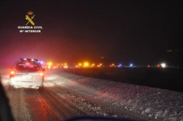 Guardia Civil de Tráfico en la nieve