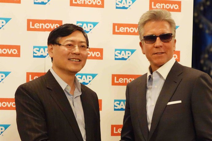 Yang Yuanqing and Bill McDermott 