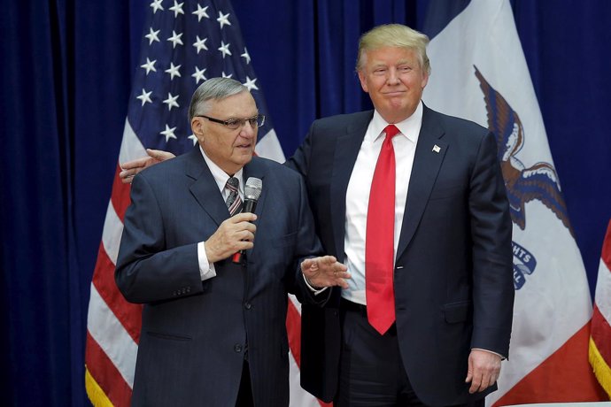 Donald Trump recibe el respaldo del sheriff Joe Arpaio