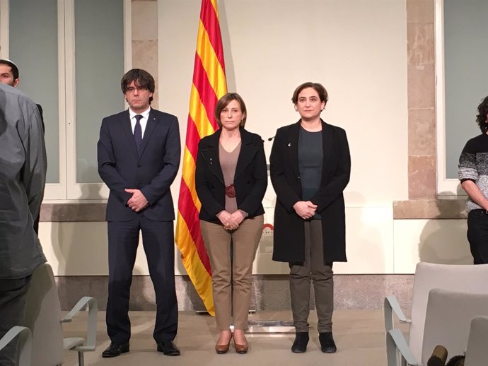Carles Puigdemont, Carme Forcadell y  Ada Colau