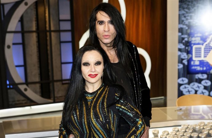 Alaska y mario vaquerizo presenta su nuevo programa, Like, que