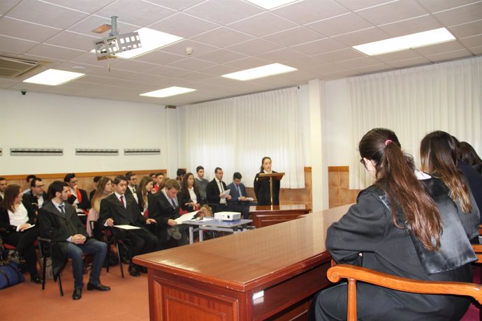 Alumnos De Derecho De La UCAM Representan Uno De Los Grandes Juicios De La Human