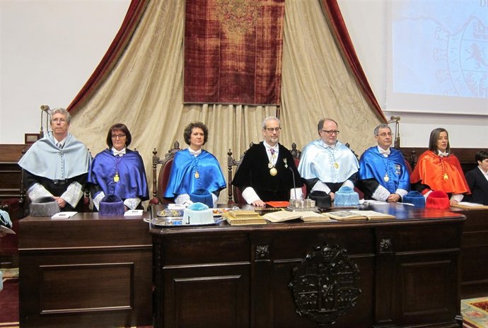  Autoridades Académicas En El Acto De Santo Tomás De Aquino En La USAL