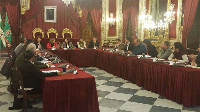 La Junta firma el Programa de Tratamiento a Familias con ayuntamientos gaditanos