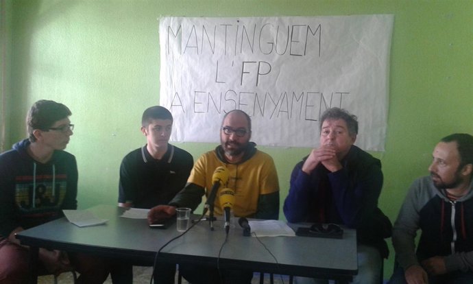 O.González (SE), L.Raventós (SEPC), R.Font, X.Massó y J.L.González (CGT)