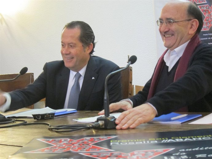 El vicepresidente de Abanca y el presidente del Rosalía de Castro