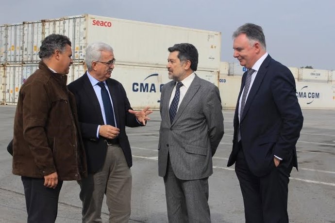 El vicepresidente de la Junta, Manuel Jiménez Barrios, y Javier Barrero.