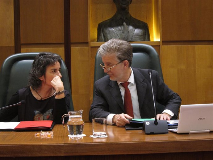 Santisteve y Broto, en el pleno del Ayuntamiento de Zaragoza este jueves