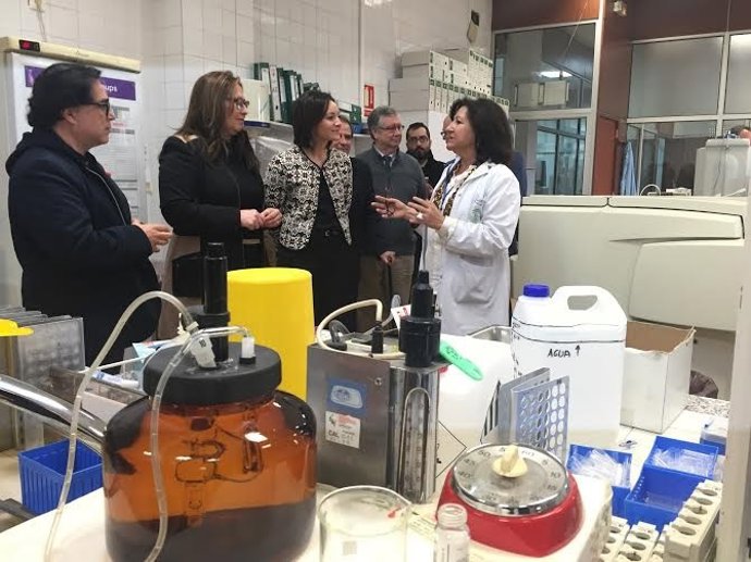 Luna y Crespín (centro) visitan el CRTS