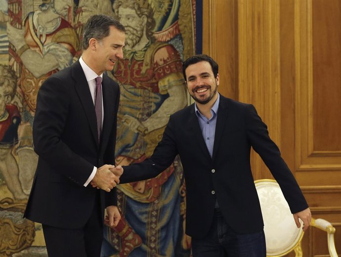El Rey recibe en audiencia en el Palacio de la Zarzuela a Alberto Garzón
