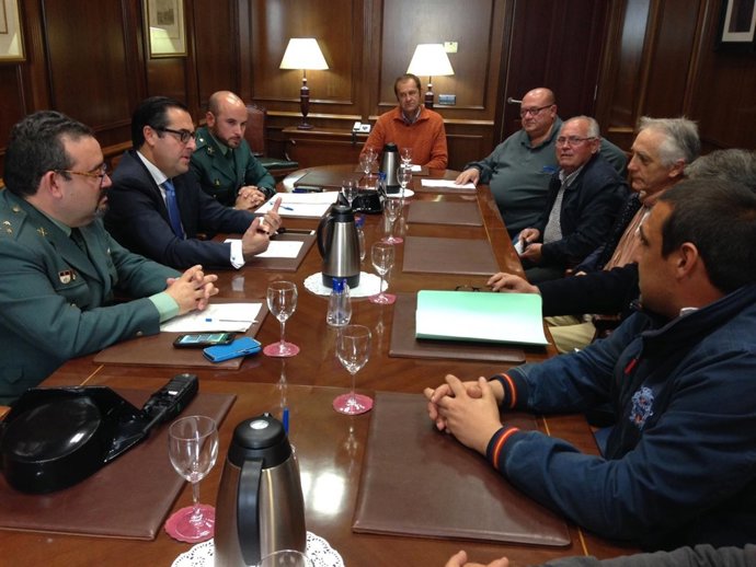 El subdelegado del Gobierno recibe a regantes