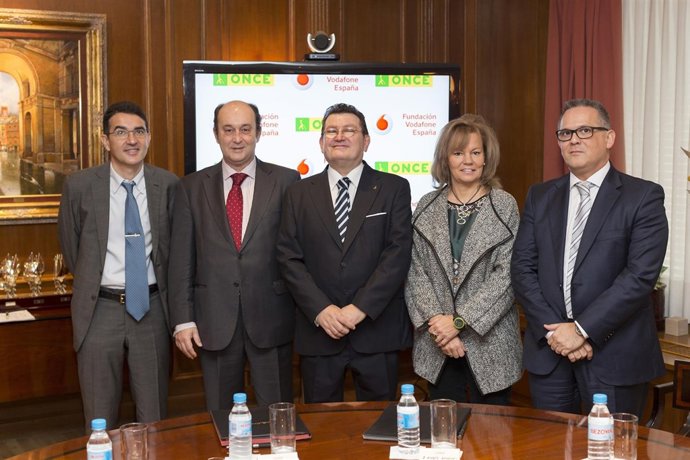 Acuerdo Fundación Vodafone y ONCE 