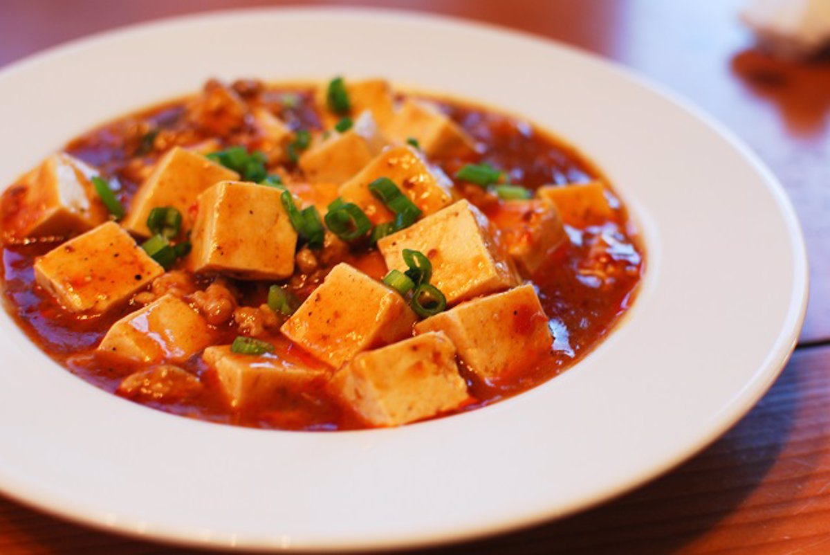 ¿Qué es y cómo se preparan recetas de tofu?