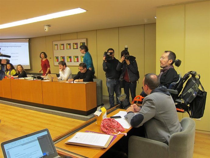 Echenique participa en la reunión interparlamentaria de Podemos