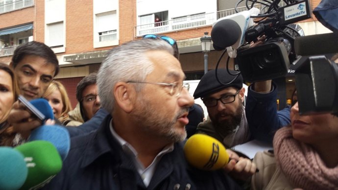 Miquel Domíguez a su llegada al ciartel de Patraix