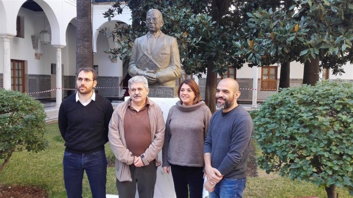 IU pide la medalla de Andalucía para Josefina Samper
