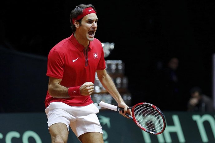 Roger Federer se hace con la Copa Davis.