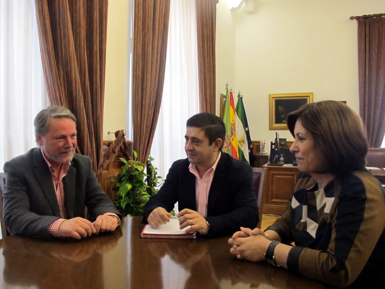Reunión con el presidente del Consejo Social, Francisco Vañó