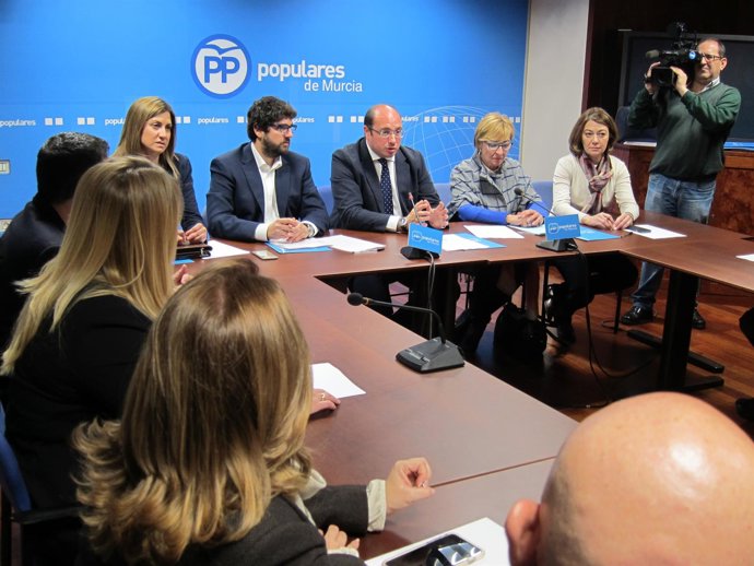 Sánchez se dirige a los representantes del PP en la FEMP