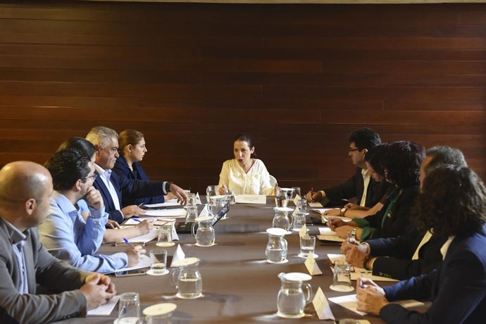 Patricia Hernández se reúne con la Fecam