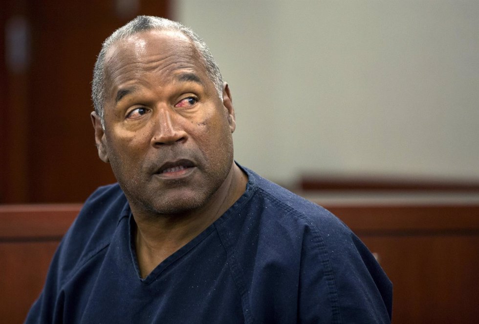 LAS VEGAS, NV - MAY 15:  O.J. Simpson waits to continue testifying after a break