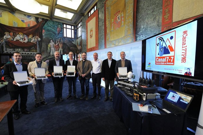 Presentación de la iniciativa Canal 7-7