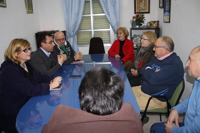 Encuentro del PP con la AVV La Hispanidad de Huelva