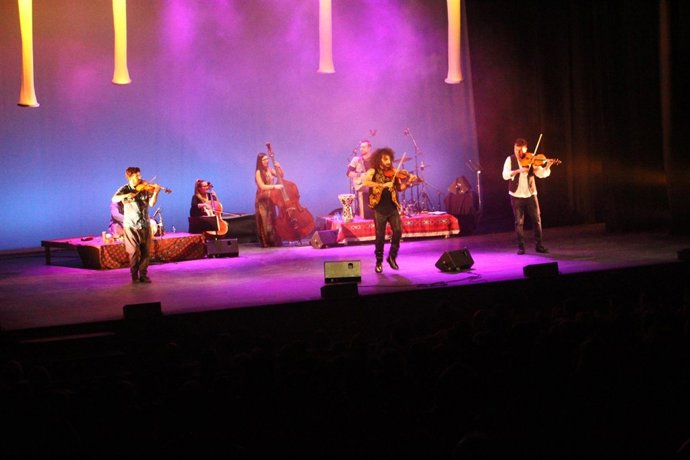 El artista Aran Malikian durante el concierto